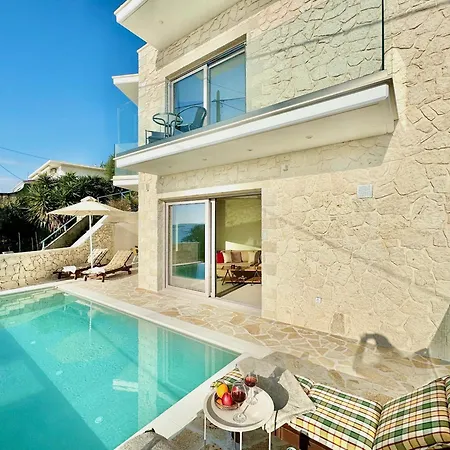 Smile With Private Pool By Dadovillas Villa *