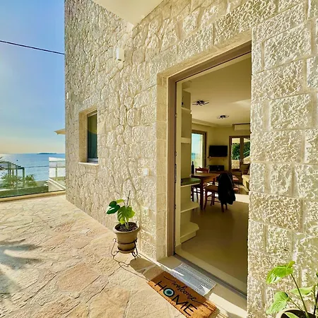 Smile With Private Pool By Dadovillas Mparmpati